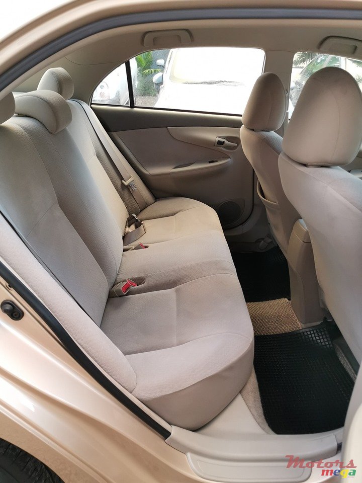 2009' Toyota Axio photo #6