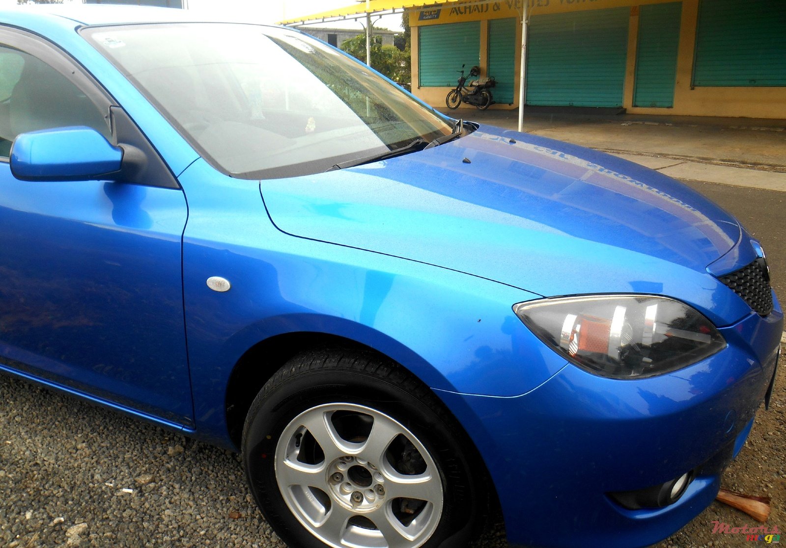 2004' Mazda Axela photo #2