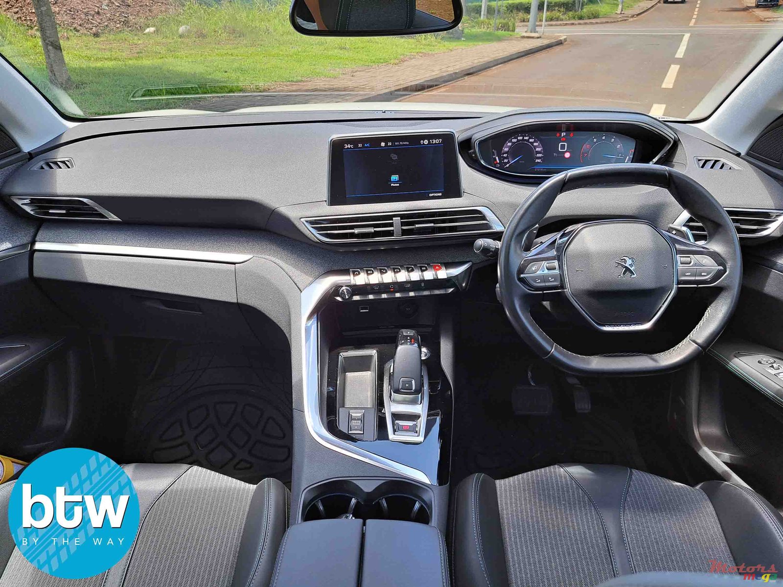 2021' Peugeot 3008 photo #6