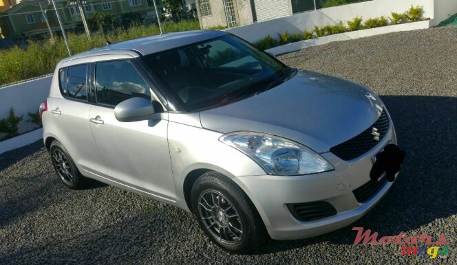 2013' Suzuki Swift photo #2