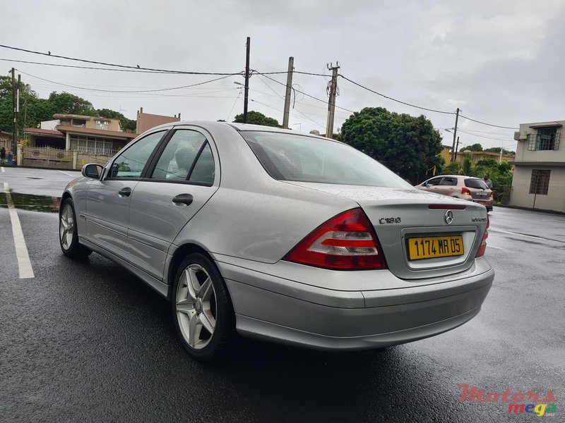 2005' Mercedes-Benz C180 automatic photo #2