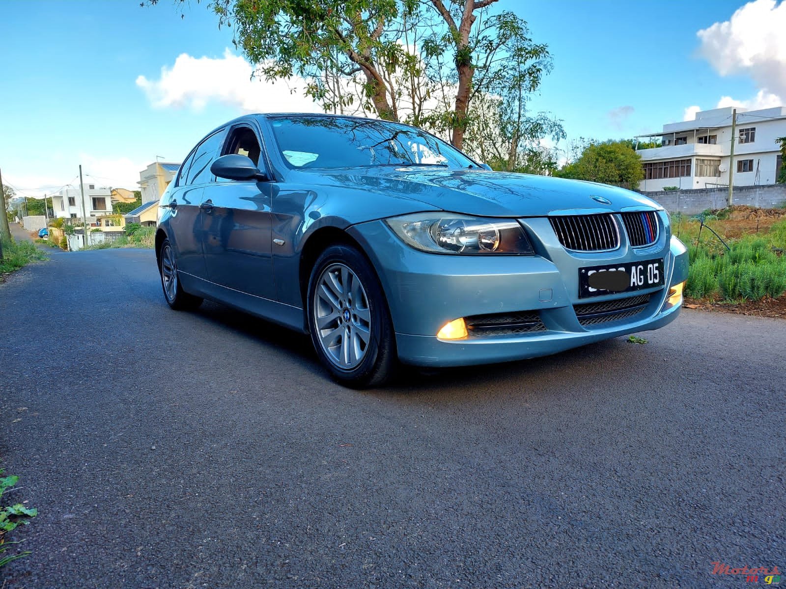 2005' BMW 320 Manual photo #1