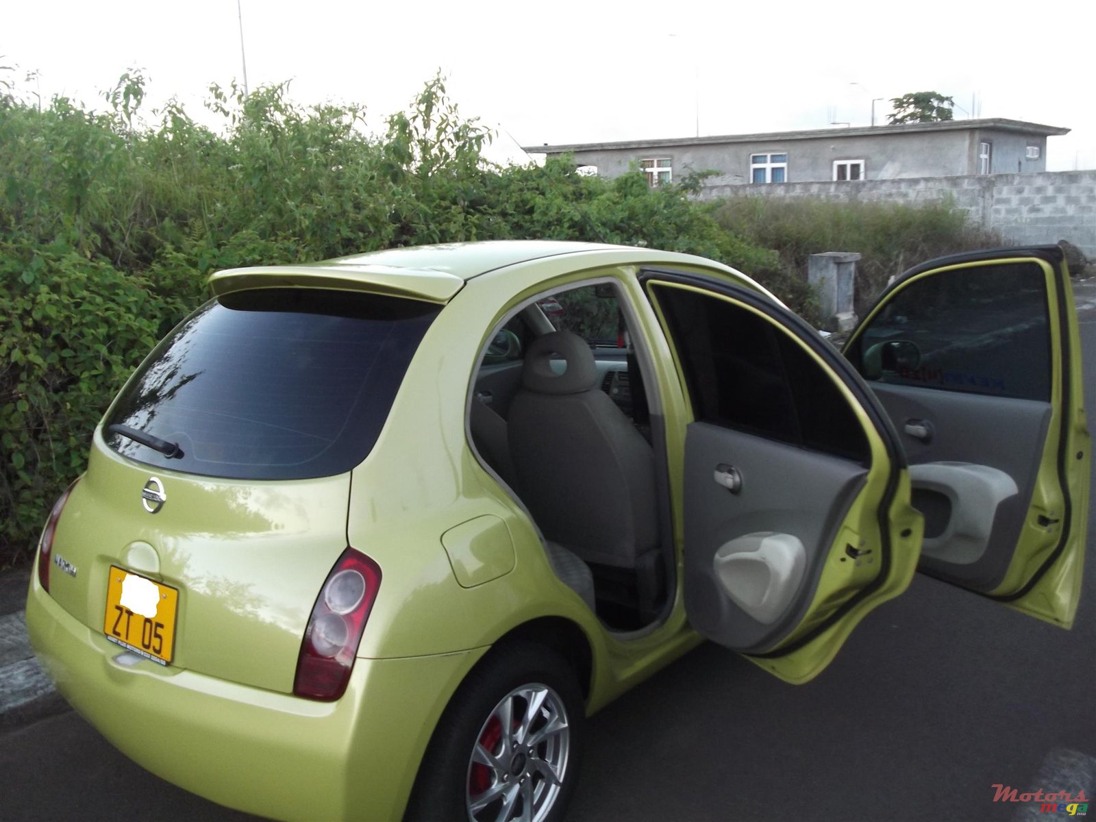 2005' Nissan photo #5