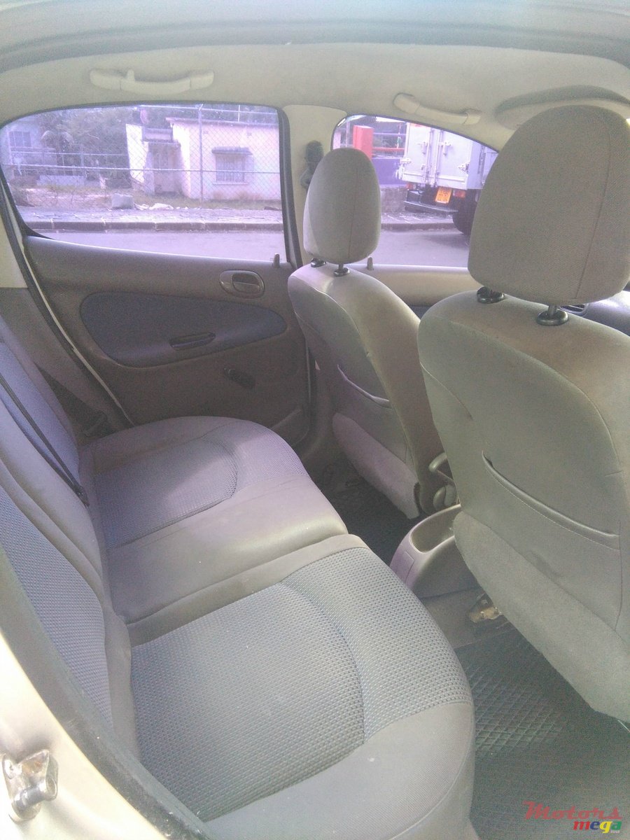 2004' Peugeot 206 X-Line photo #4