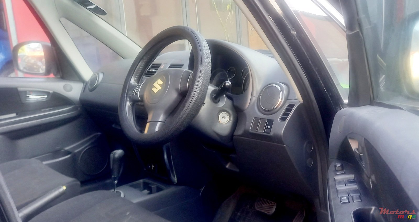 2011' Suzuki SX4 photo #6