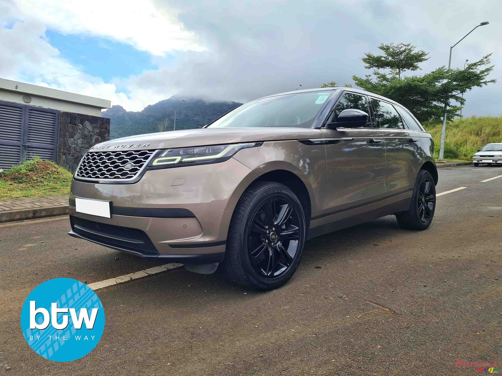 2018' Land Rover Range Rover photo #2