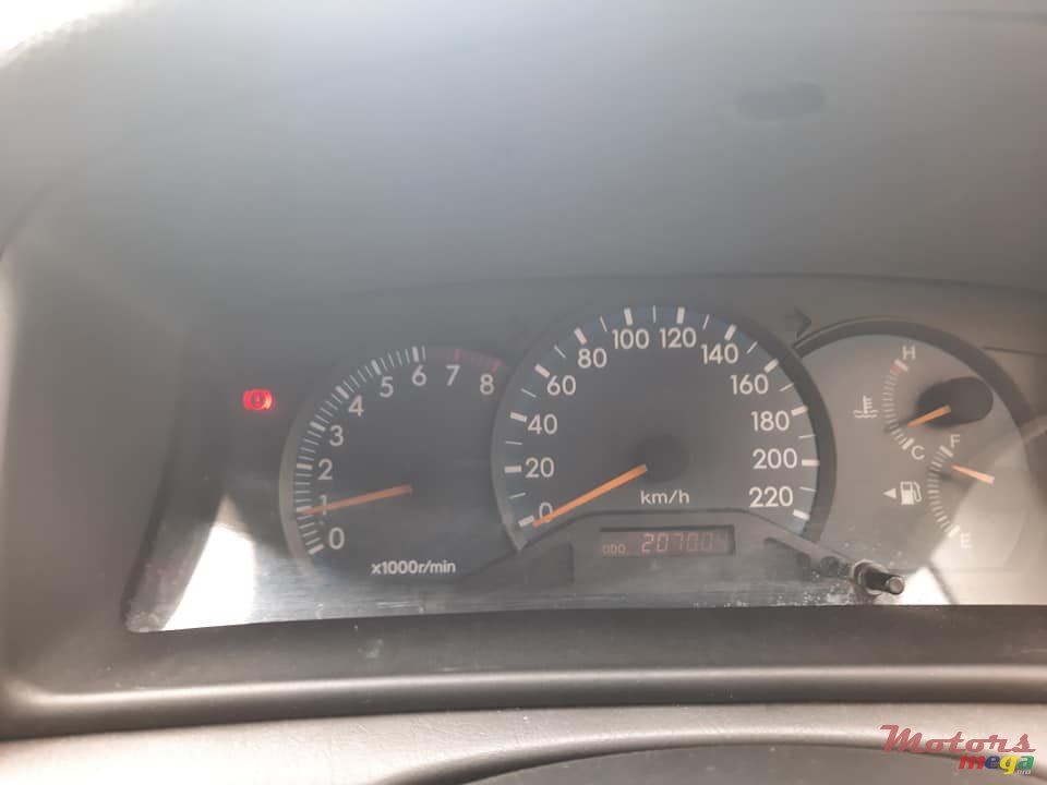 2003' Toyota Corolla NZE photo #7