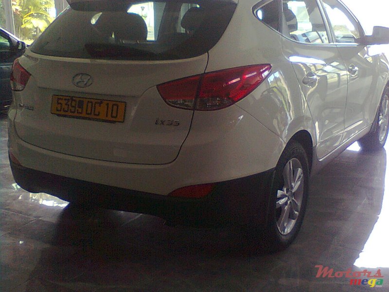 2010' Hyundai photo #2