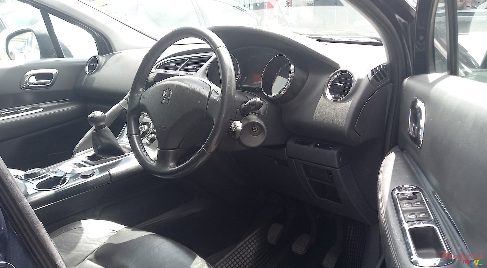 2012' Peugeot 3008 photo #5