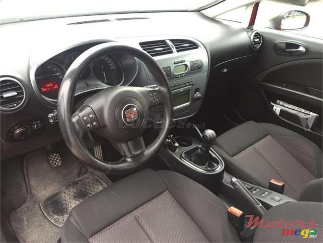 2008' SEAT Leon photo #4