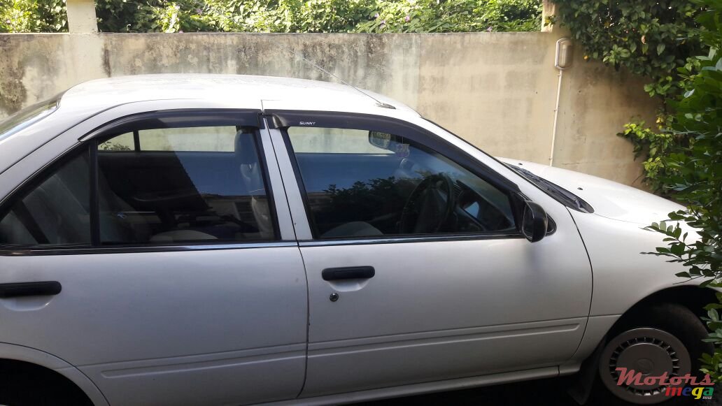 1998' Nissan photo #1