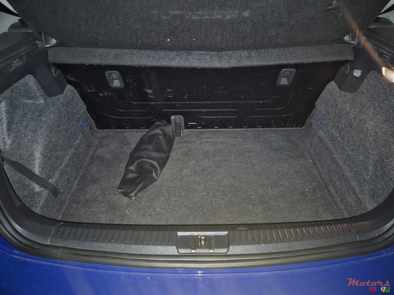 2010' Volkswagen Polo photo #5