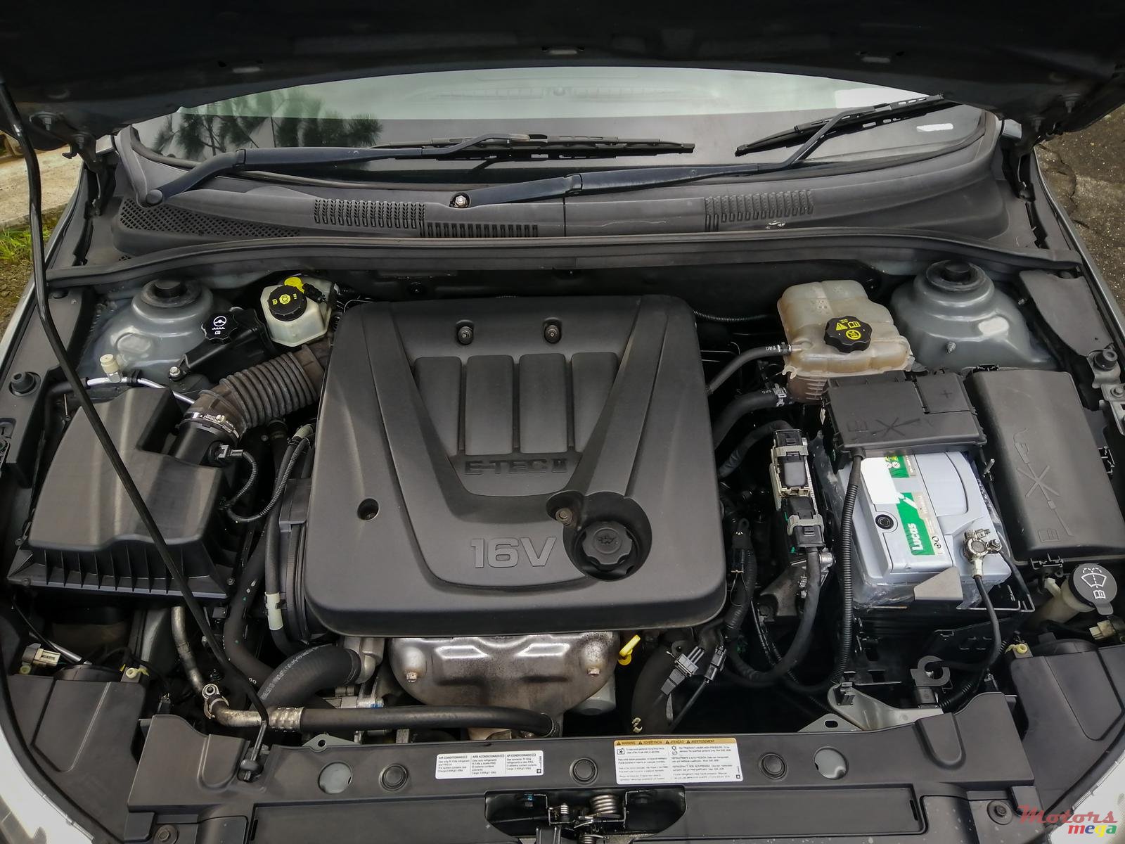 2011' Chevrolet Cruze photo #4