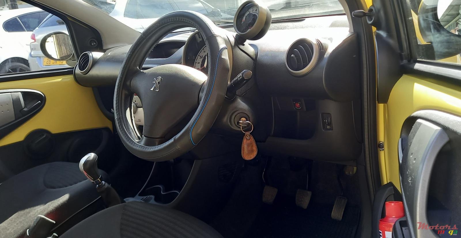 2015' Peugeot 107 photo #5