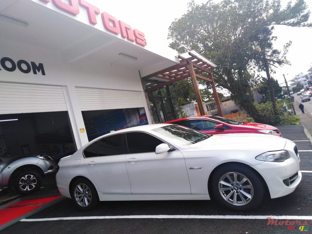 2012' BMW 520 photo #3