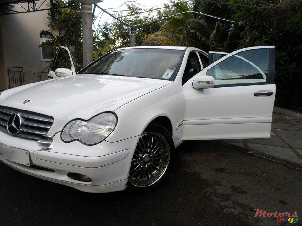 2000' Mercedes-Benz C-Class photo #1