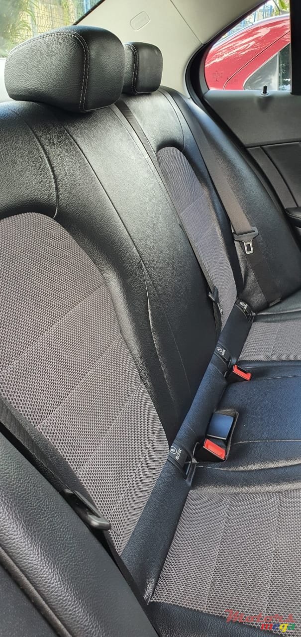 2017' Mercedes-Benz C-Class photo #7