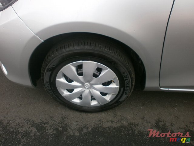 2013' Toyota Yaris Japan photo #6