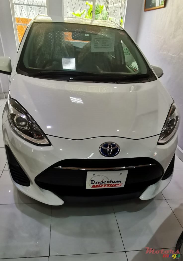 2018' Toyota Aqua photo #1