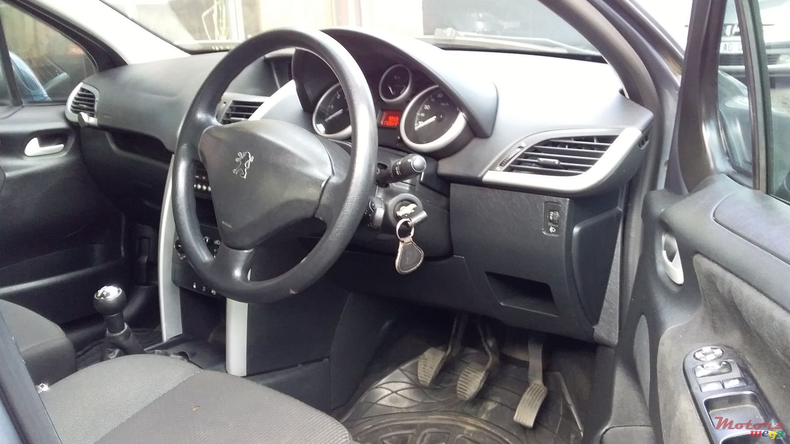 2012' Peugeot 207 photo #5