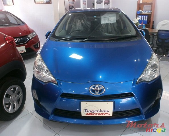 2013' Toyota Aqua photo #1