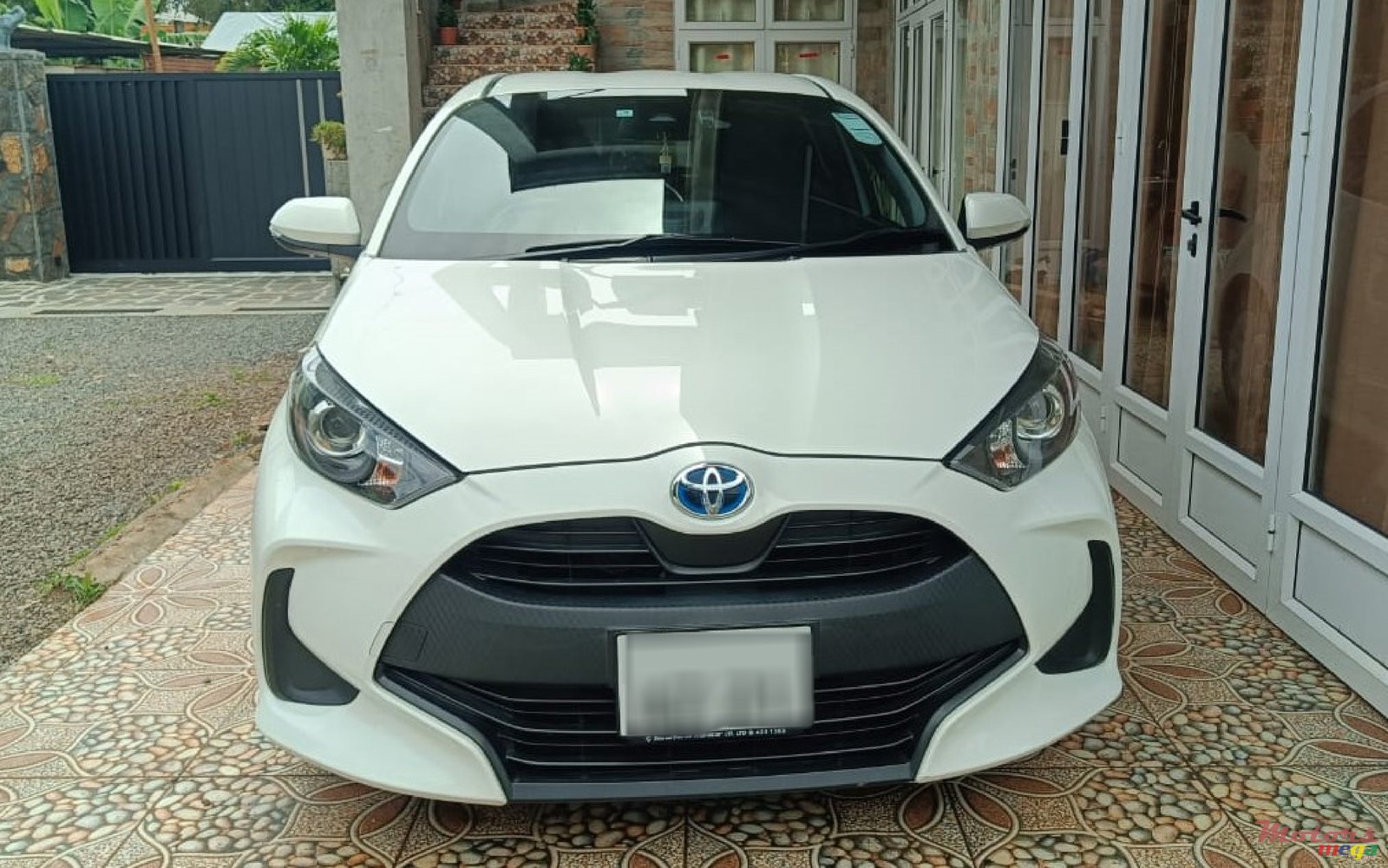 2021' Toyota Yaris Hybrid photo #1