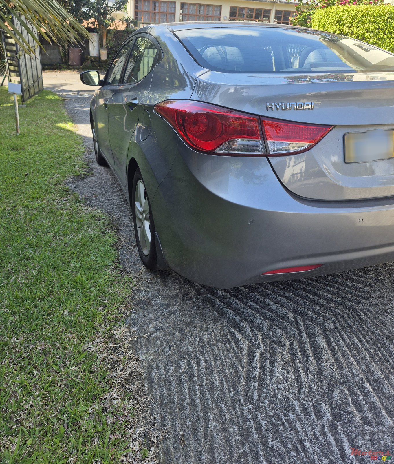 2012' Hyundai Elantra photo #1