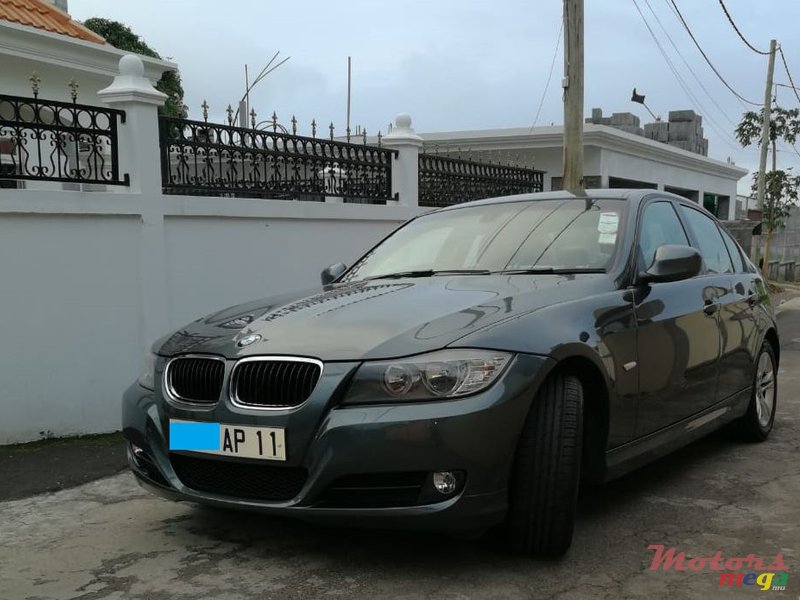 2011' BMW 320 idrive photo #5