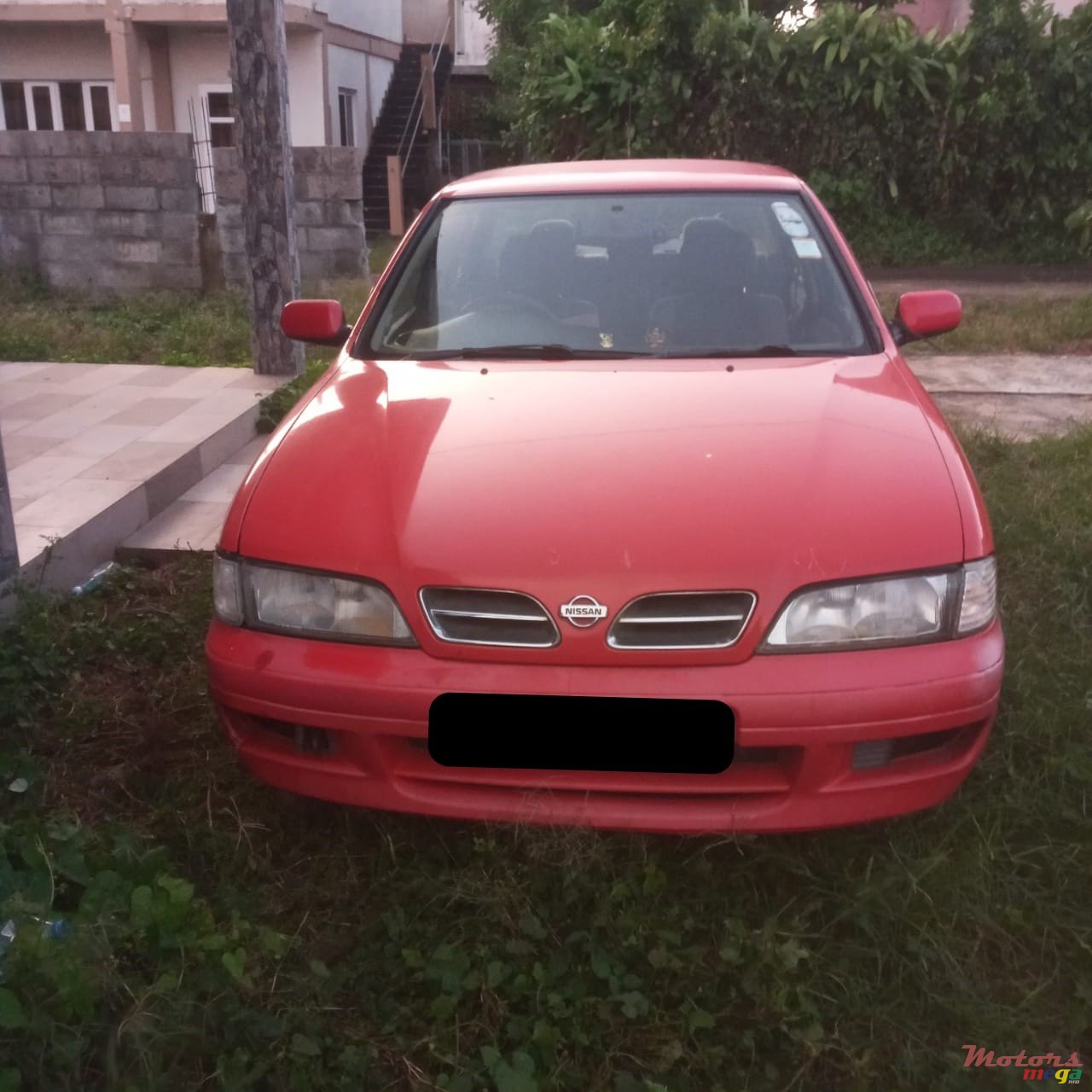 1999' Nissan Primera photo #1