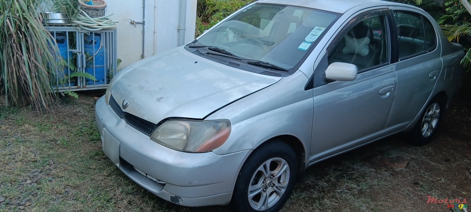 2000' Toyota Platz photo #1