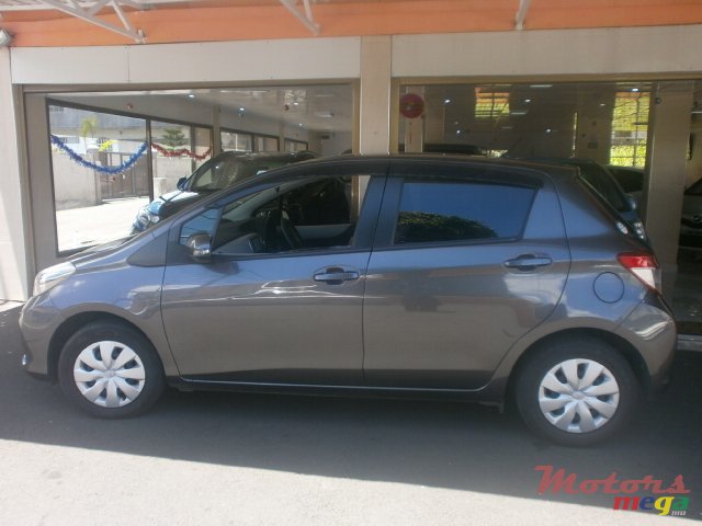 2013' Toyota Vitz photo #3