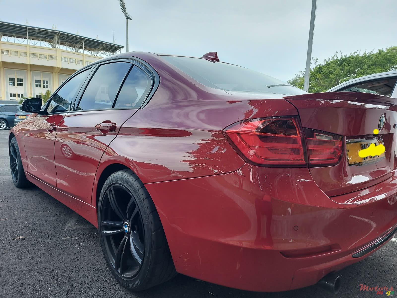 2014' BMW 320 photo #2