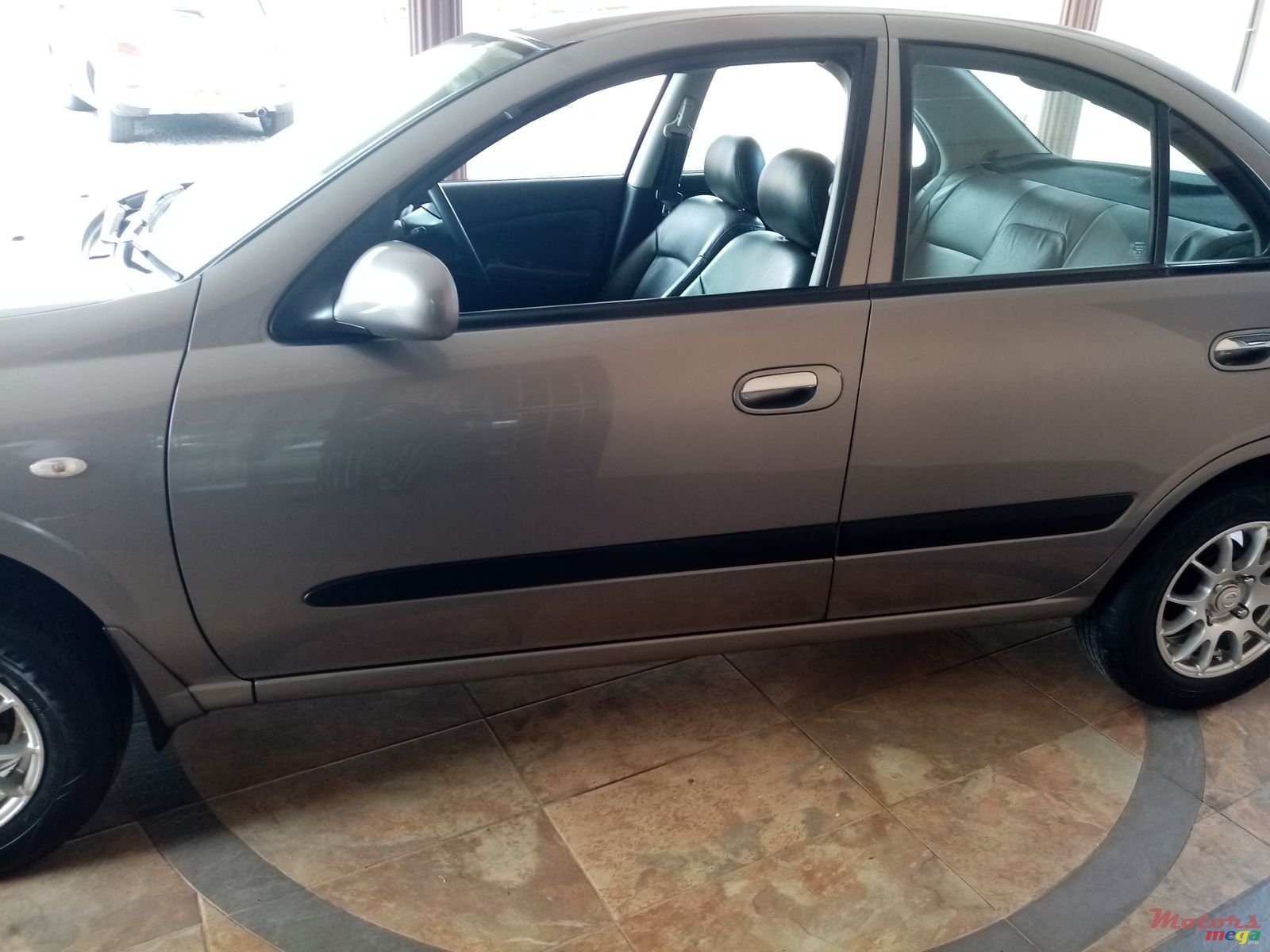 2010' Nissan Sunny Good condition photo #7