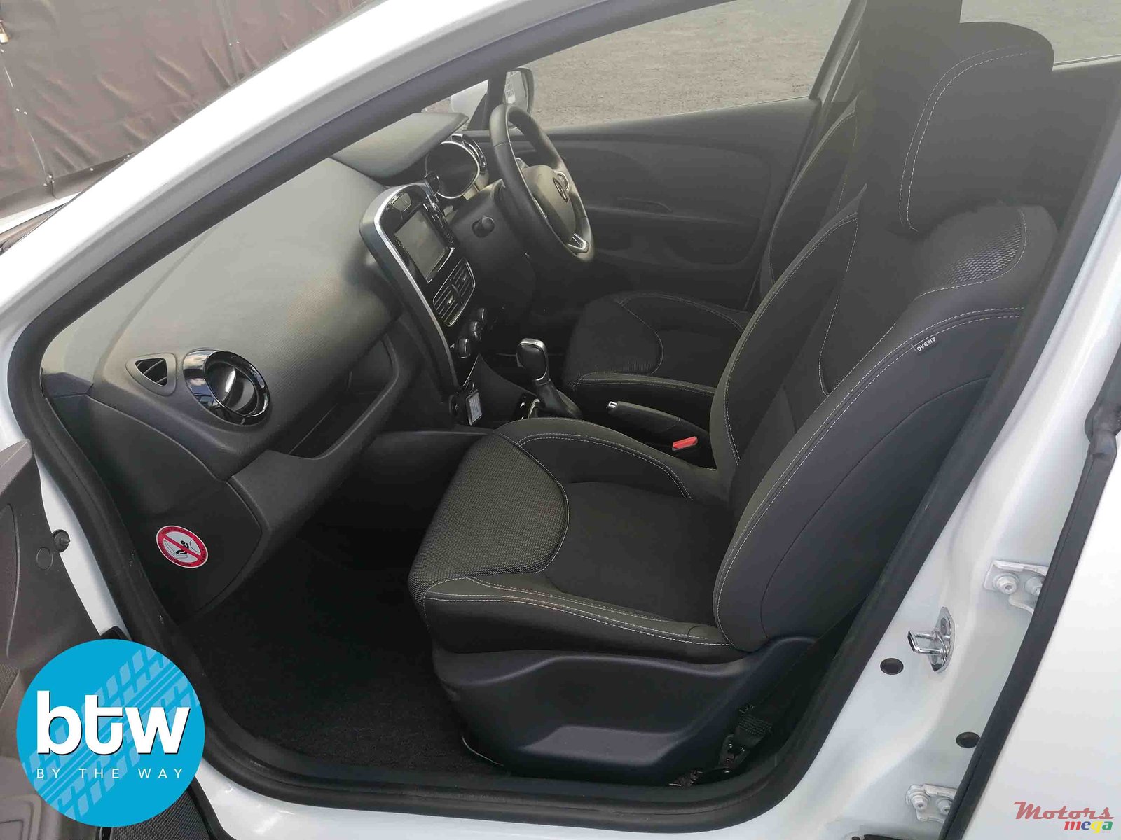 2017' Renault Clio Turbo 4 Zen photo #3