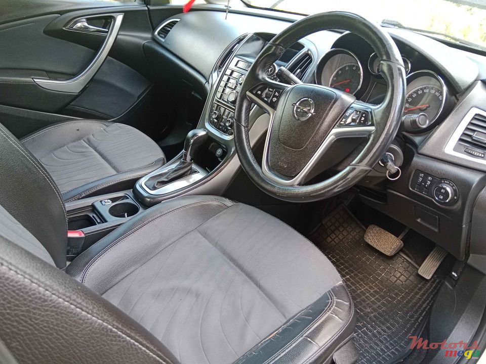 2015' Opel Astra 1.4l Automatic photo #3