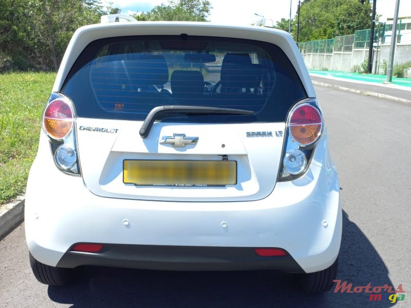 2011' Chevrolet Spark photo #3