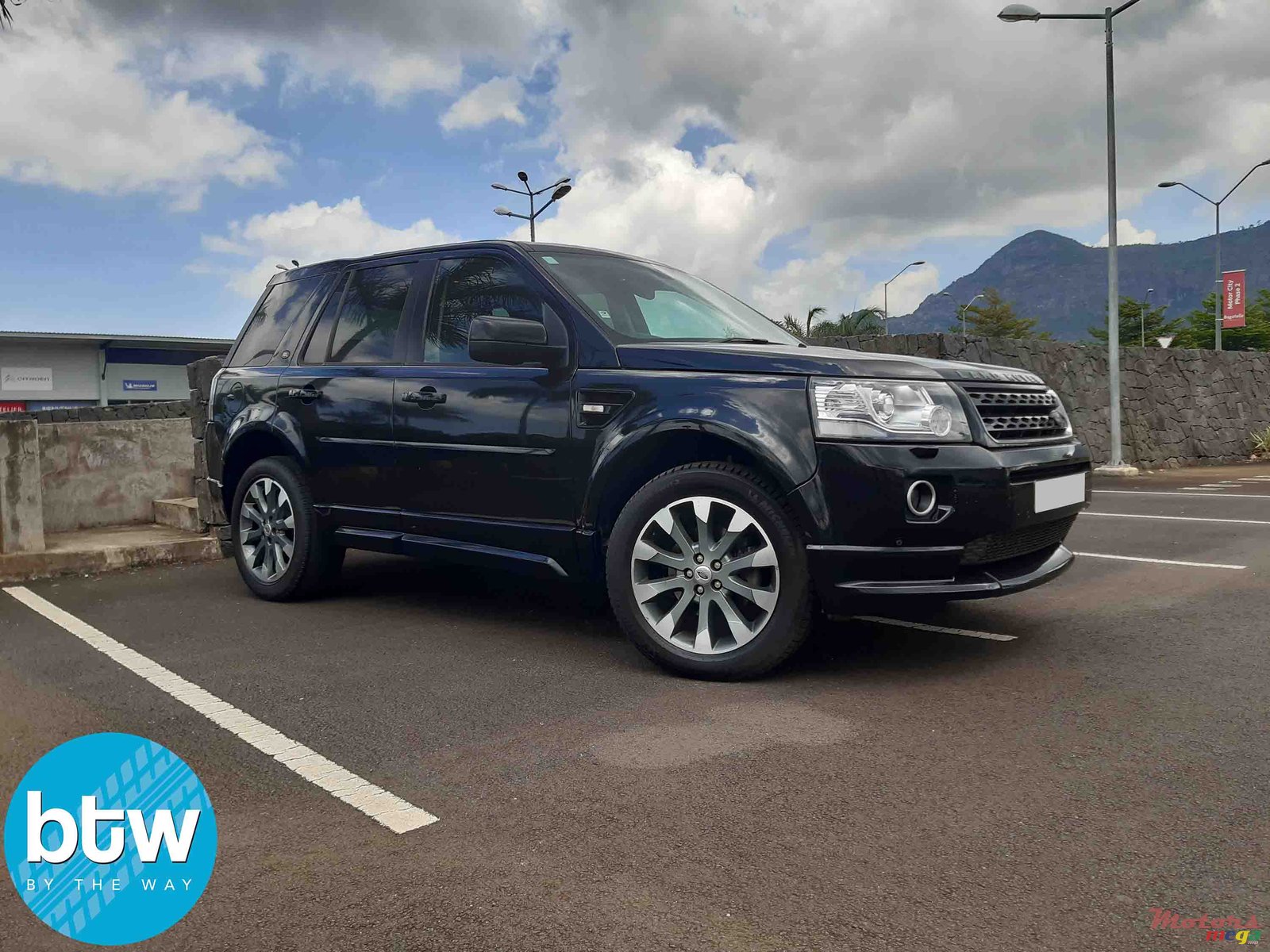 2013' Land Rover Freelander 2 Si4 photo #1
