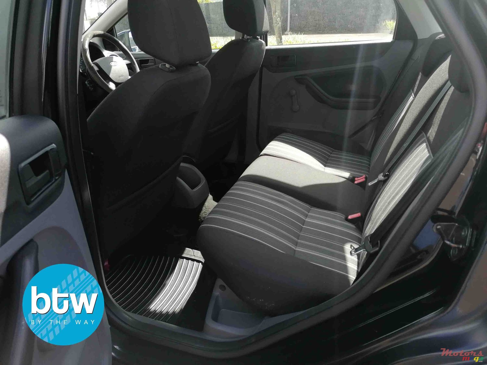 2012' Ford Focus photo #5