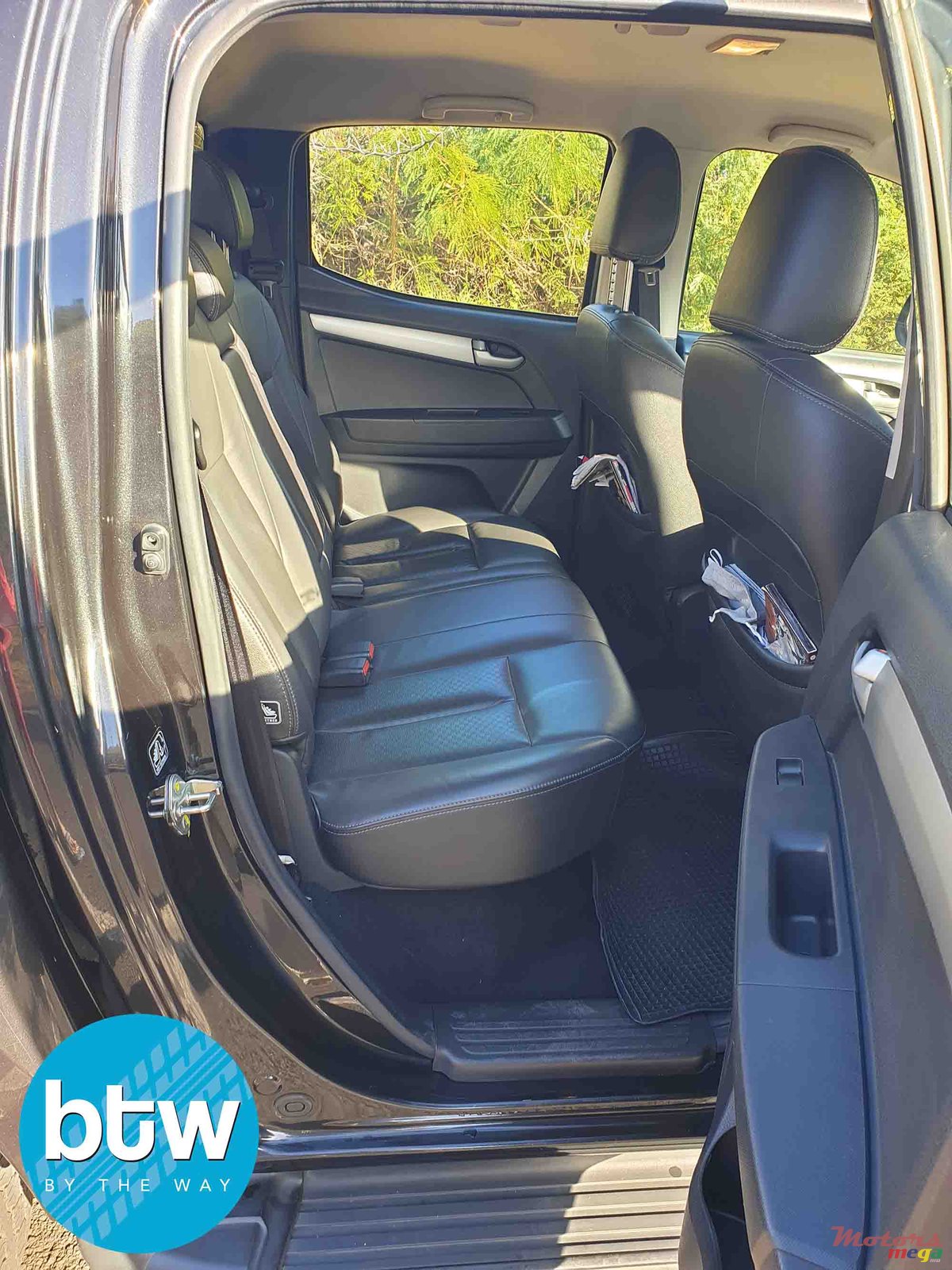 2015' Isuzu KB Series 300 2WD photo #4