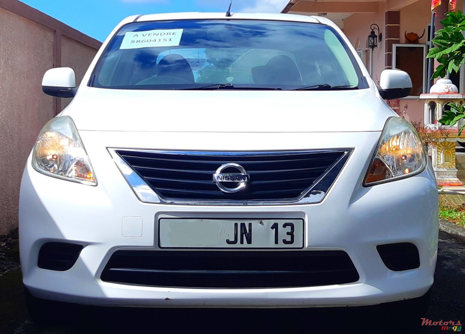 2013' Nissan Almera photo #1