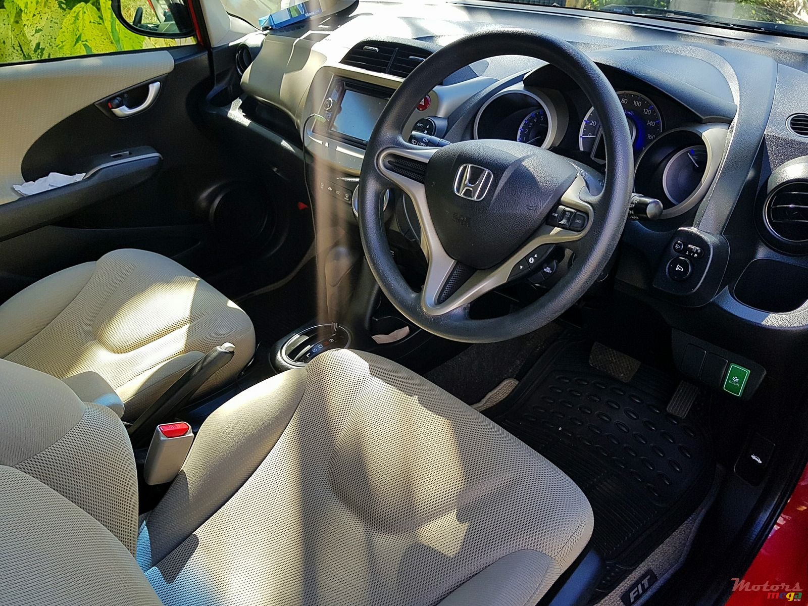 2011' Honda Fit Automatic photo #3