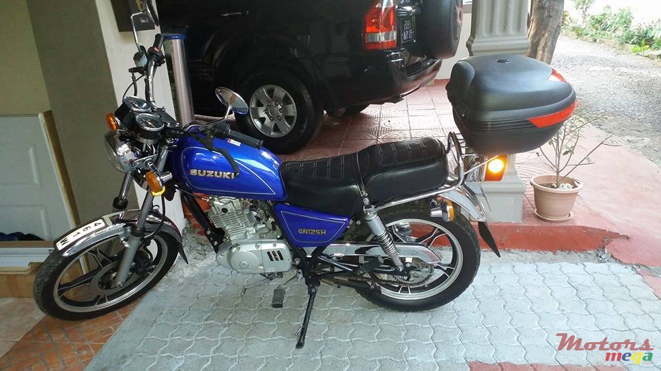 2011' Suzuki GN-125 photo #2
