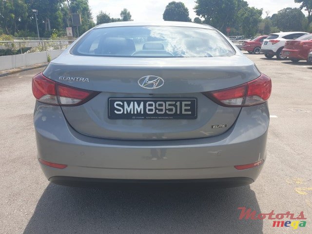 2016' Hyundai Elantra photo #3