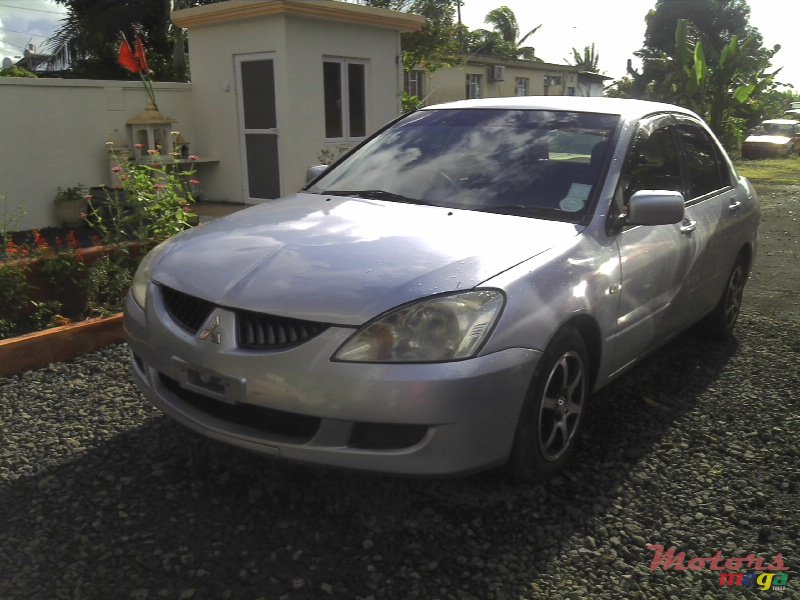 2005' Mitsubishi photo #1