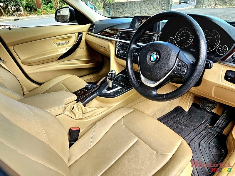 2016' BMW 318 photo #6