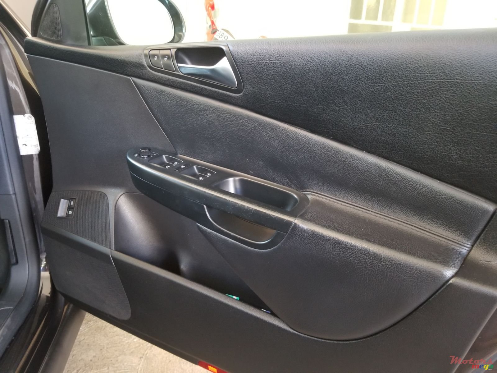 2010' Volkswagen Passat None photo #3