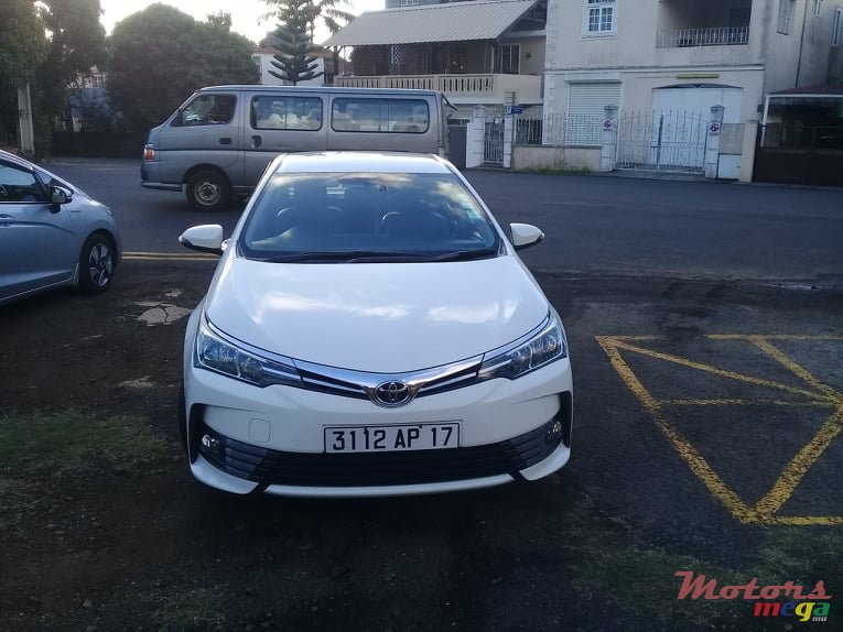 2017' Toyota Corolla photo #1