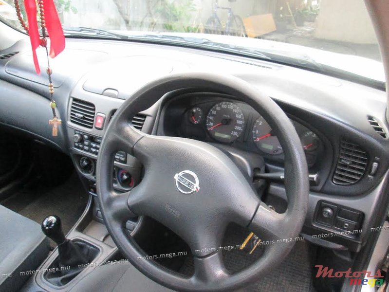 2004' Nissan Sunny N17 photo #6