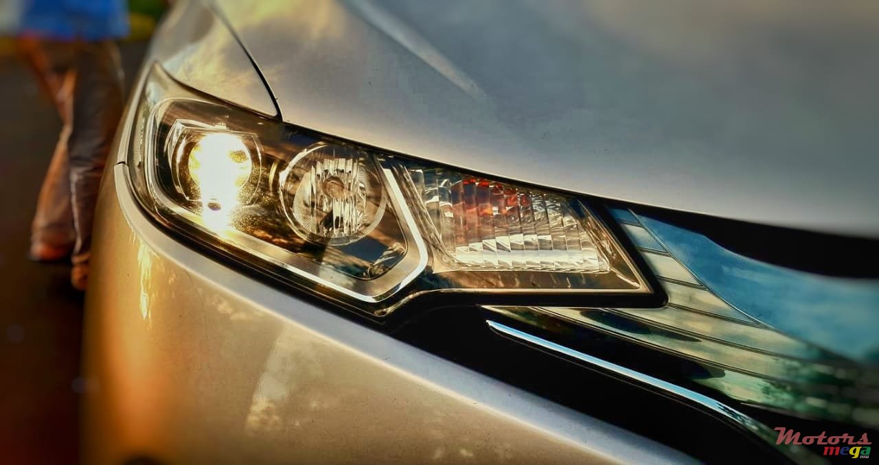 2014' Honda Fit S package photo #5