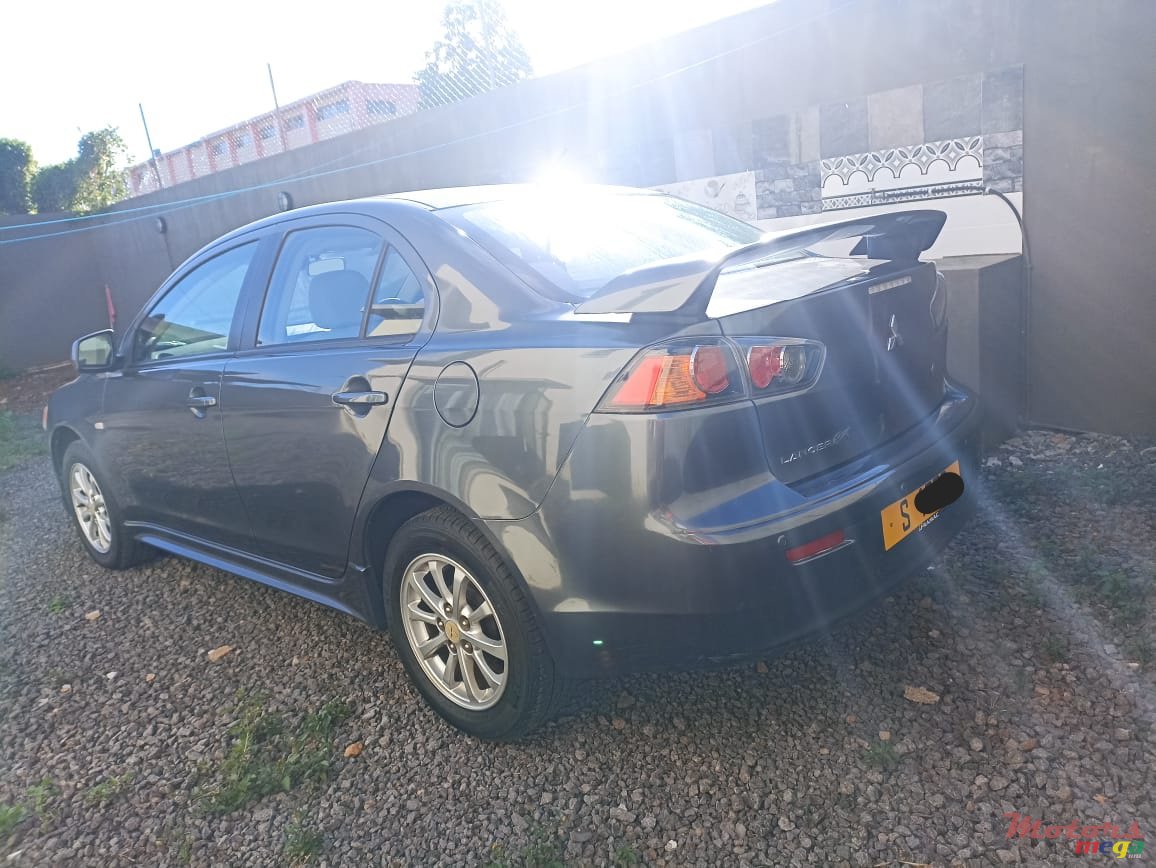 2010' Mitsubishi Lancer photo #6